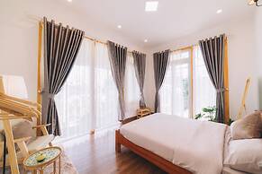 3 Tang May Home & Coffee