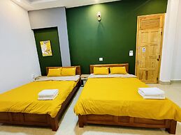 3 Tang May Home & Coffee