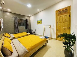 3 Tang May Home & Coffee