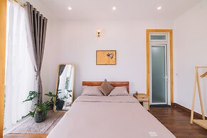 3 Tang May Home & Coffee