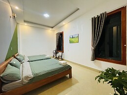 3 Tang May Home & Coffee