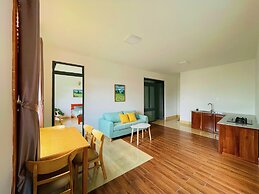 3 Tang May Home & Coffee