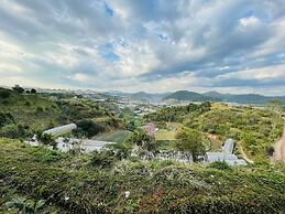 3 Tang May Home & Coffee