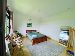 3 Tang May Home & Coffee