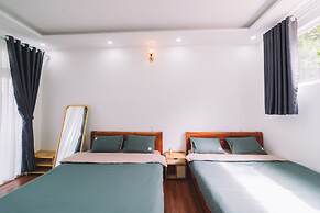 3 Tang May Home & Coffee