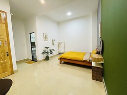 3 Tang May Home & Coffee