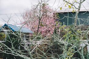 3 Tang May Home & Coffee