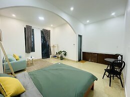 3 Tang May Home & Coffee