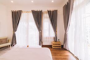 3 Tang May Home & Coffee