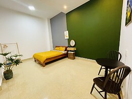 3 Tang May Home & Coffee