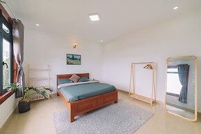 3 Tang May Home & Coffee