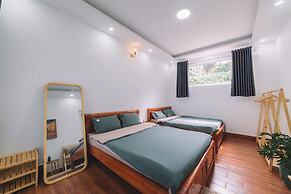 3 Tang May Home & Coffee