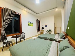 3 Tang May Home & Coffee