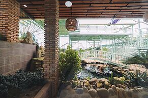 3 Tang May Home & Coffee