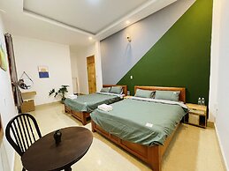 3 Tang May Home & Coffee