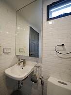 RoomQuest Sukhumvit 36 BTS Thonglor