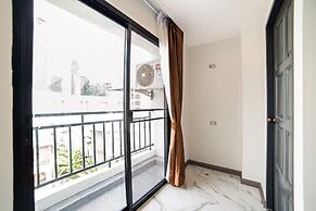 RoomQuest Sukhumvit 36 BTS Thonglor