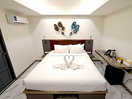 RoomQuest Sukhumvit 36 BTS Thonglor