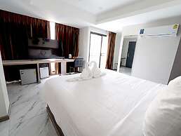 RoomQuest Sukhumvit 36 BTS Thonglor