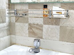 Goroomgo Annapurna Resort Puri