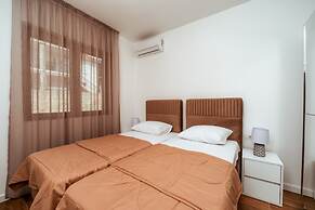 Uphill Glavanovic Pool Villa