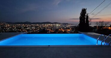 Uphill Glavanovic Pool Villa