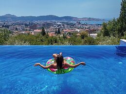 Uphill Glavanovic Pool Villa