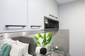 Modern Newly Built Studio near Hilton