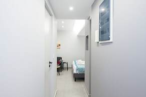 Modern Newly Built Studio near Hilton