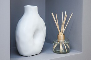 Modern Newly Built Studio near Hilton