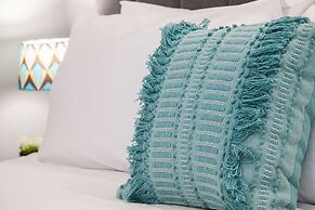 Modern Newly Built Studio near Hilton