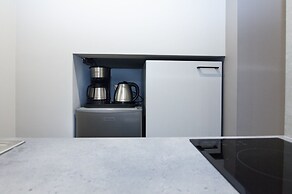 Modern Newly Built Studio near Hilton