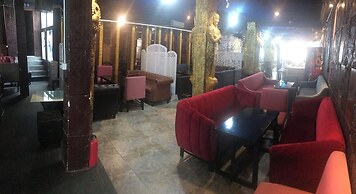 Viet Star Buffet Club & Marvel Hostel