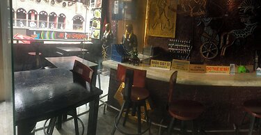 Viet Star Buffet Club & Marvel Hostel