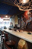 Viet Star Buffet Club & Marvel Hostel