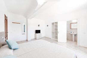 Hostal Cala Llombards