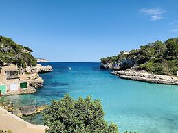 Hostal Cala Llombards