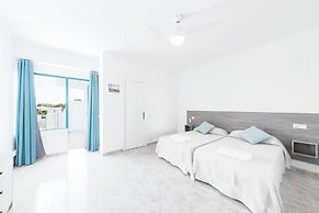 Hostal Cala Llombards