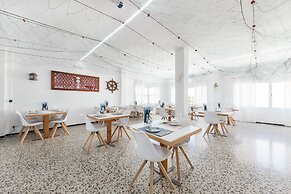 Hostal Cala Llombards