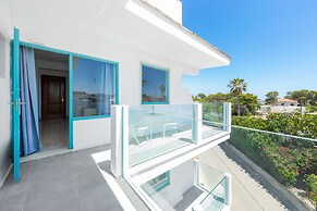 Hostal Cala Llombards