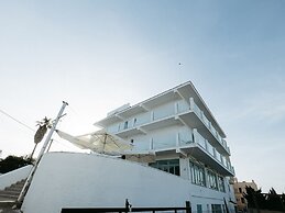 Hostal Cala Llombards