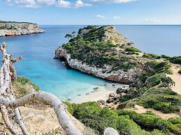 Hostal Cala Llombards