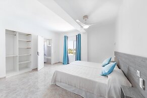 Hostal Cala Llombards