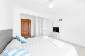 Hostal Cala Llombards