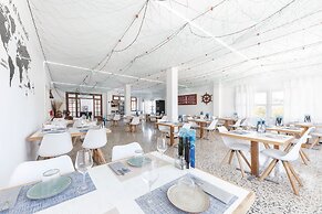 Hostal Cala Llombards