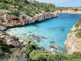 Hostal Cala Llombards