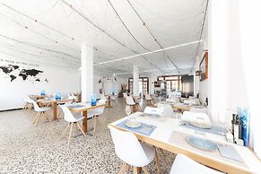 Hostal Cala Llombards