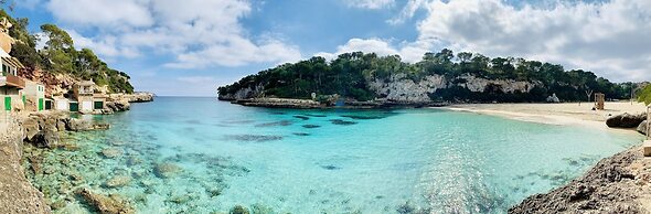 Hostal Cala Llombards