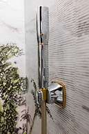 Queen Catlleya Suite