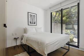Wynwood House Schiller
